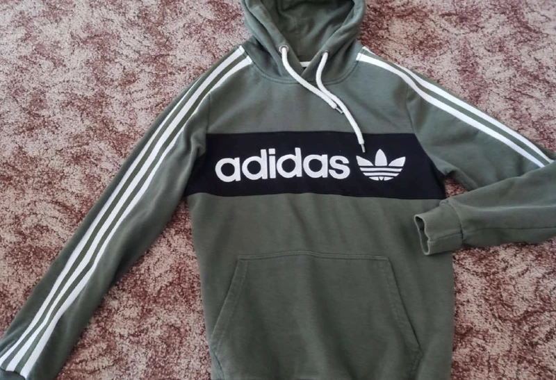 Adidas bliuzonas